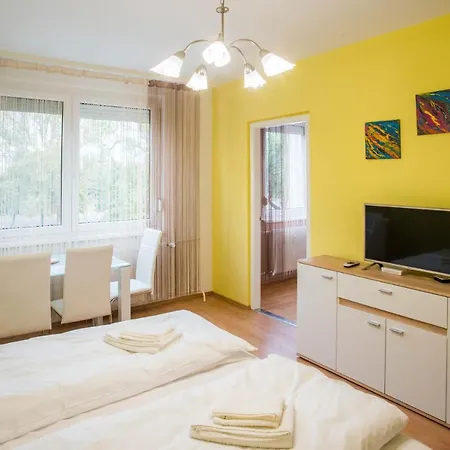 Otthon-Laksz Apartman Nyiregyhaza Exterior photo